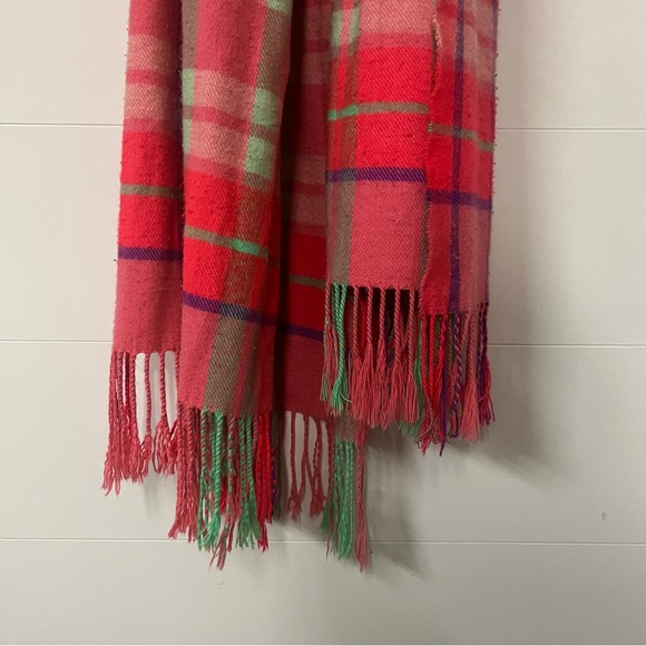 Pink plaid scarf - Picture 2 of 3